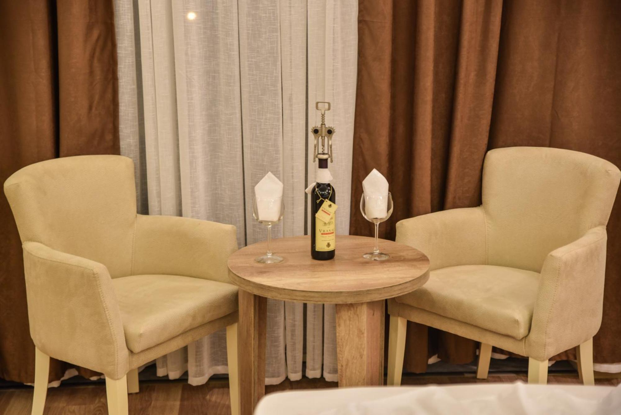 Hotel Evropa อุลซิน ภายนอก รูปภาพ